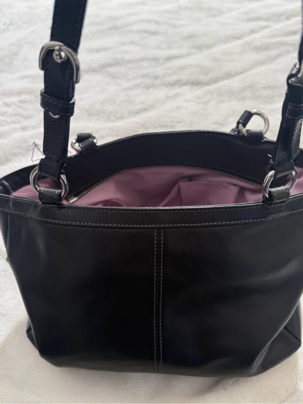 Coach Black Leather Shoulder Bag with Pink Lining - Picture 2 of 8